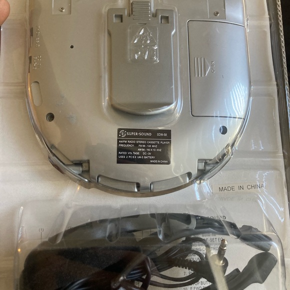 Vintage Rare New Old Stock FM Auto Scan Radio, Cassette Player And Headphone - Picture 6 of 9